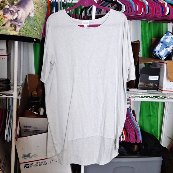 LULAROE SIZE SMALL TOP - Picture 1 of 3